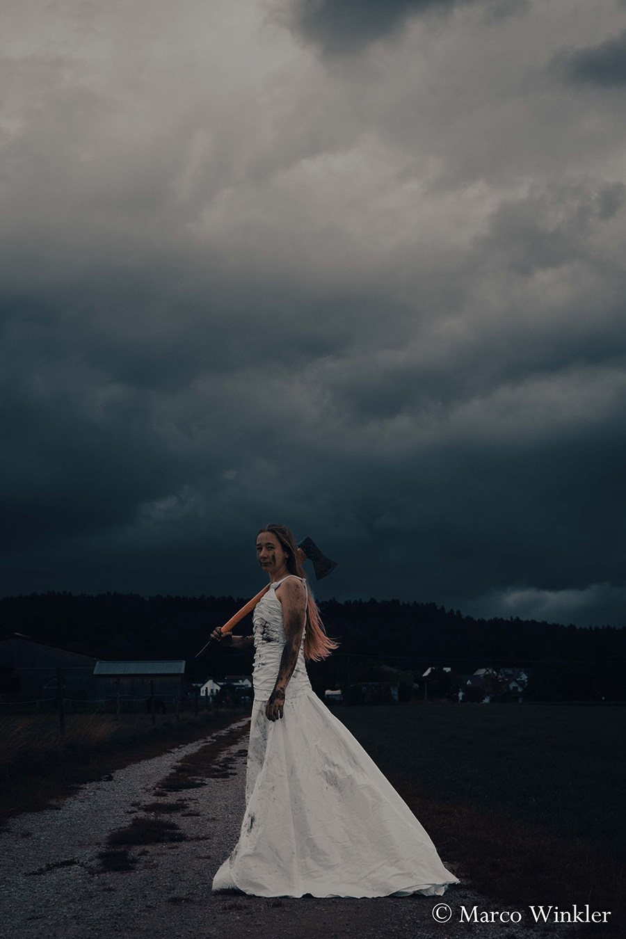 Kuenstlerisches Portrait mit weichem Seitenlicht